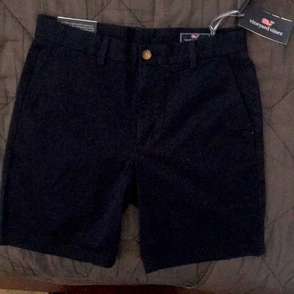 Vineyard Vines Navy 9” breaker short